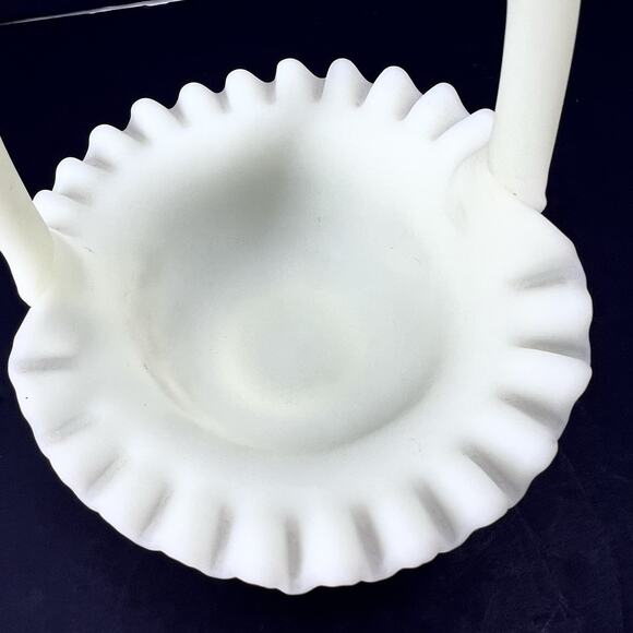 Fenton Satin Ruffled Basket Uranium Custard Glass Hand Painted Daisies - Signed - Picture 11 of 12
